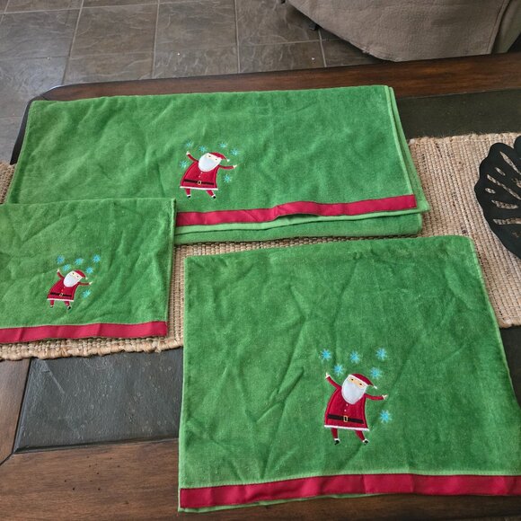Christmas Themed Hand Towels - Picture 1 of 9